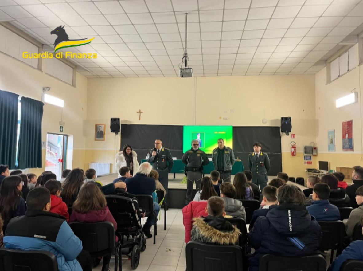 Educazione alla legalità economico-finanziaria, la Guardia di Finanza incontra gli alunni dell’I.C. “Falcone Cascino” di Piazza Armerina