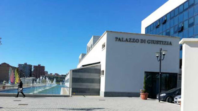 Nel Nisseno nuova assoluzione per docente accusato di oltraggio a corpo politico o militare