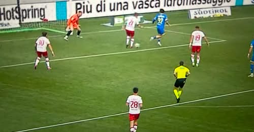 Serie B. Il tacco di Ernesto Torregrossa: gran prodezza dell’attaccante nisseno con la Carrarese