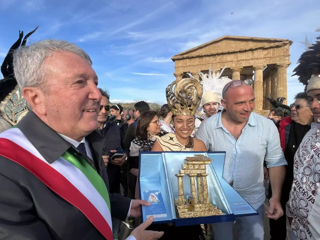 Agrigento, concluso il 77º Mandorlo in Fiore. Il Tempio d’oro al Cile
