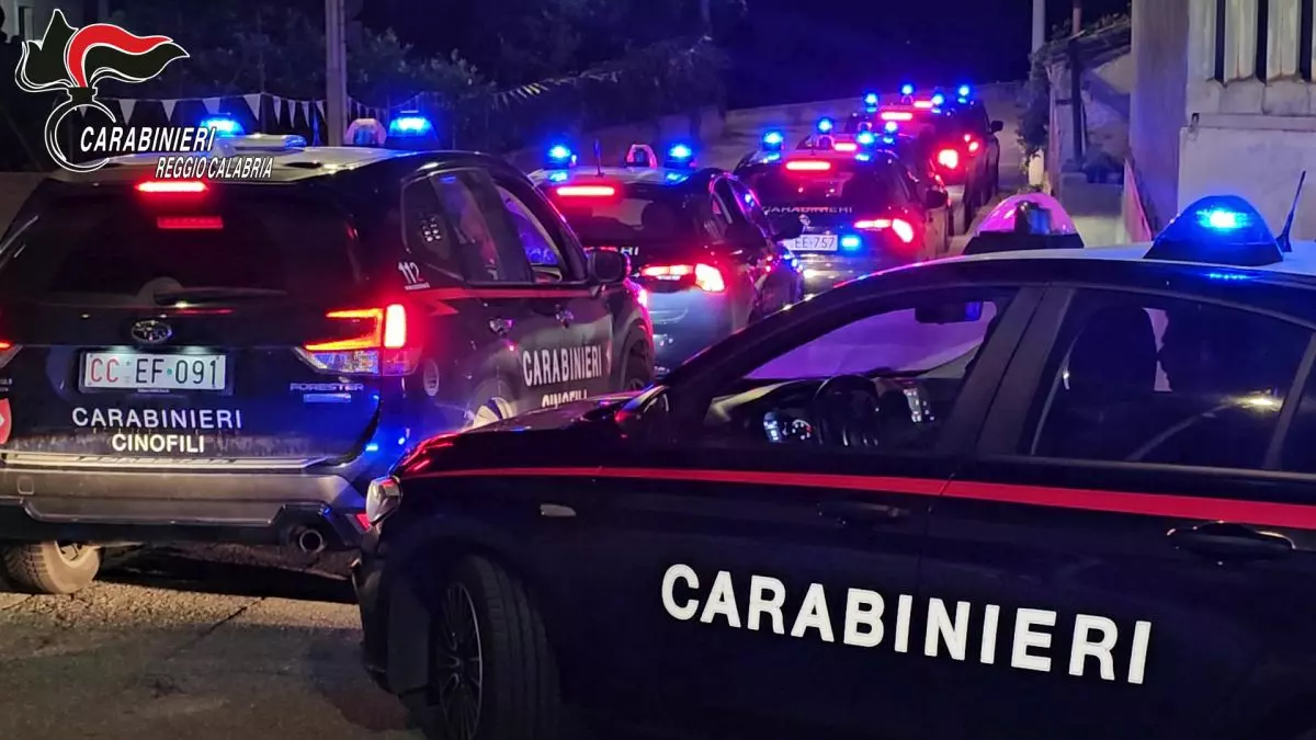 Sgominata a Reggio Calabria una rete di “armieri”, in 9 in manette