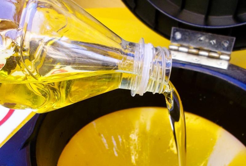 Butera. L’Azienda Chimera promuove il servizio gratuito di raccolta degli oli esausti per un corretto smaltimento