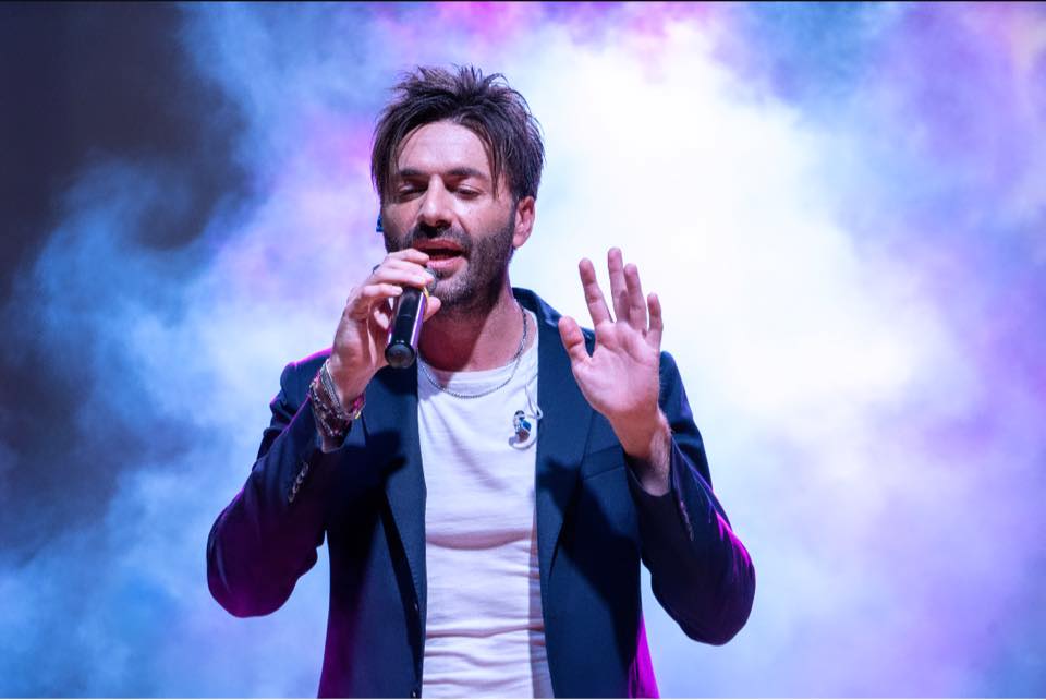 San Cataldo. Fabio Martorana spopola su TikTok con la canzone “Sono Felice Di Farti Sapere”