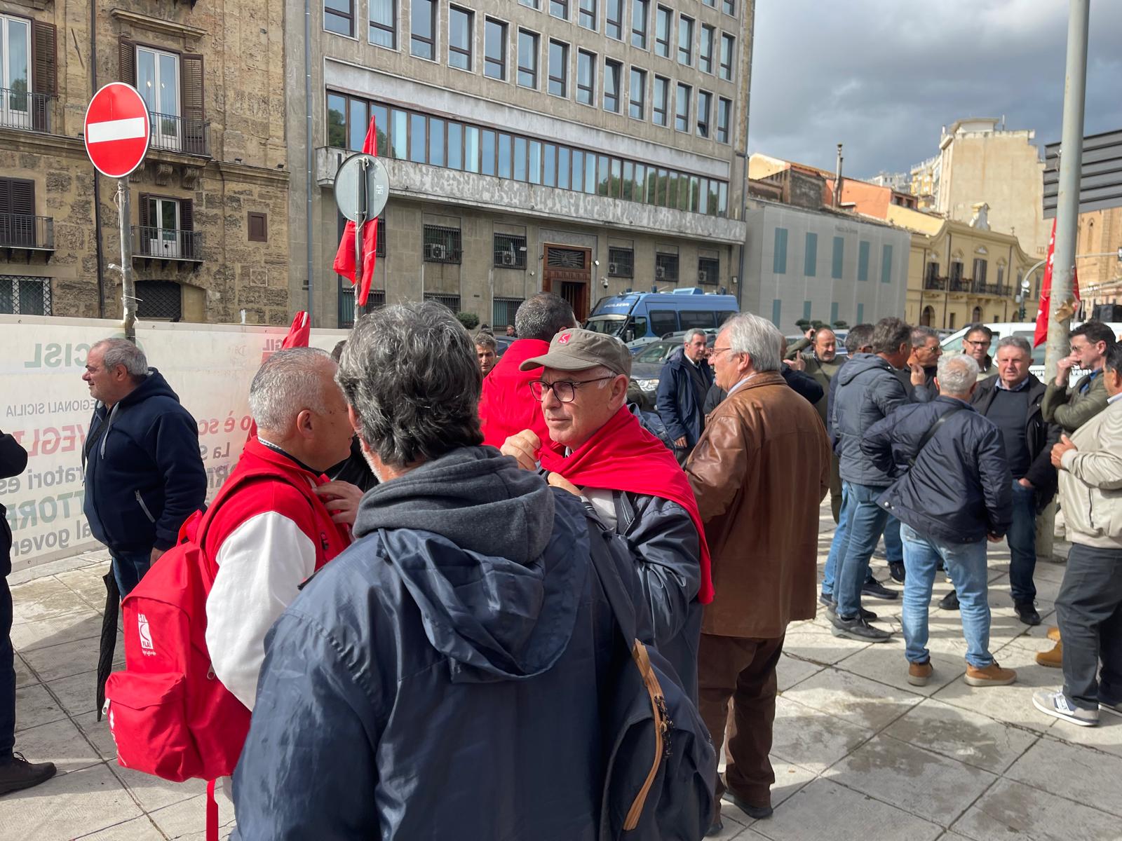 Sicilia. Manifestazione dei forestali per chiedere la riforma del settore