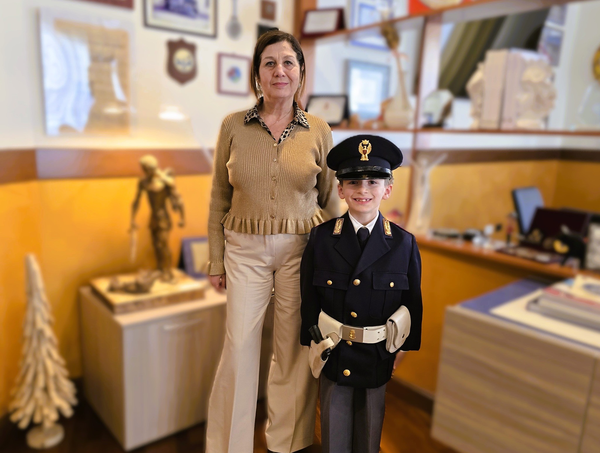 Piccoli ospiti in Questura: Manfredi ha incontrato il Questore che si è complimentato con lui