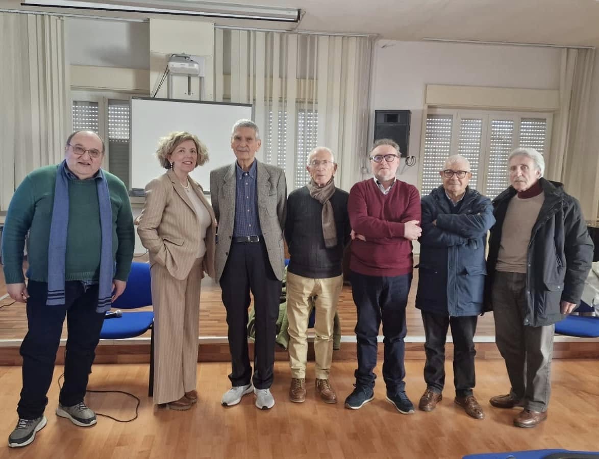 Mussomeli. Al Comprensivo “Leonardo Da Vinci” presentato il libro di Guido Lorenzetti “Guerre, deportazioni, dittature, eroi”