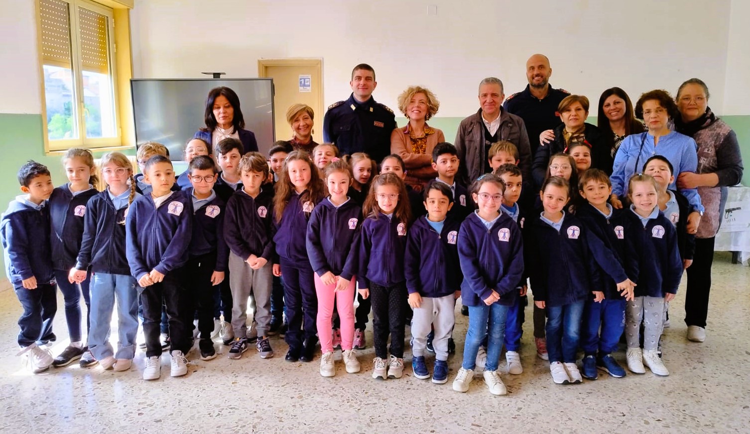 Campofranco. Zainetti della Polizia per gli alunni di due classi della scuola primaria “Luigi Pirandello”