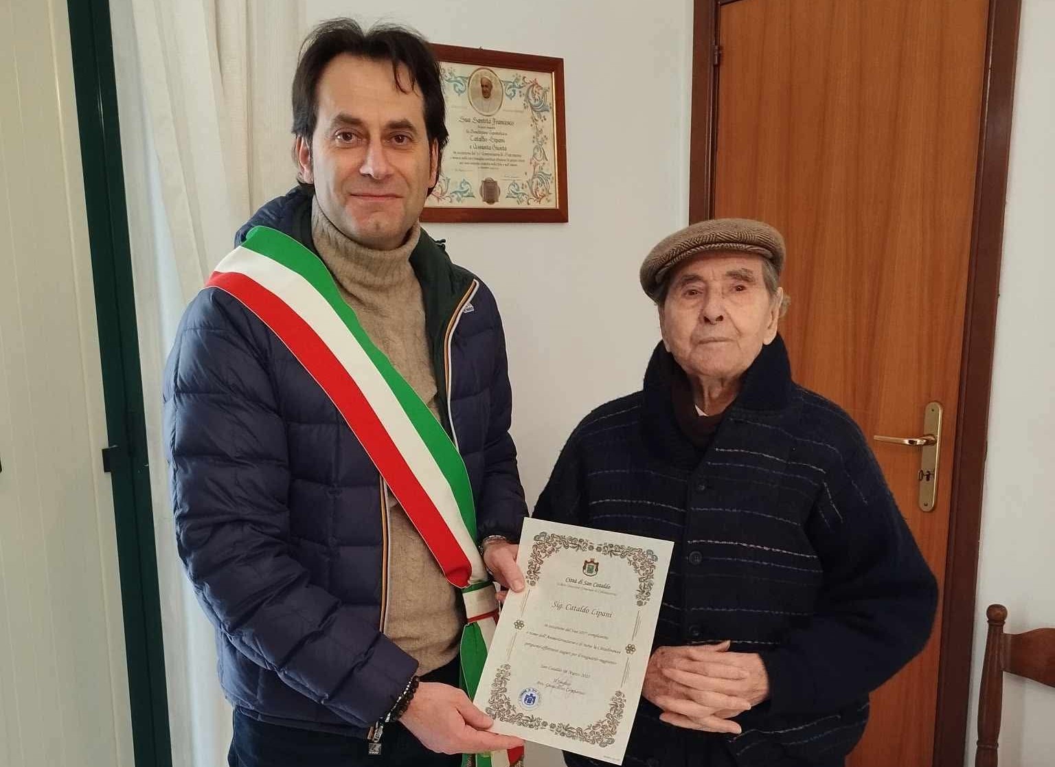 San Cataldo. Gli auguri del sindaco e di tutta la comunità a Cataldo Lipani per i suoi 105 anni