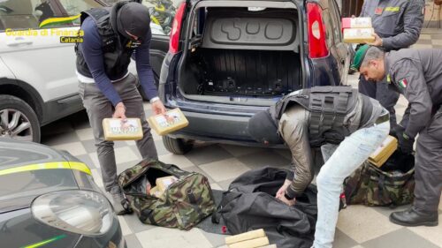 Maxi carichi di cocaina dal Sudamerica a Catania, 6 arresti