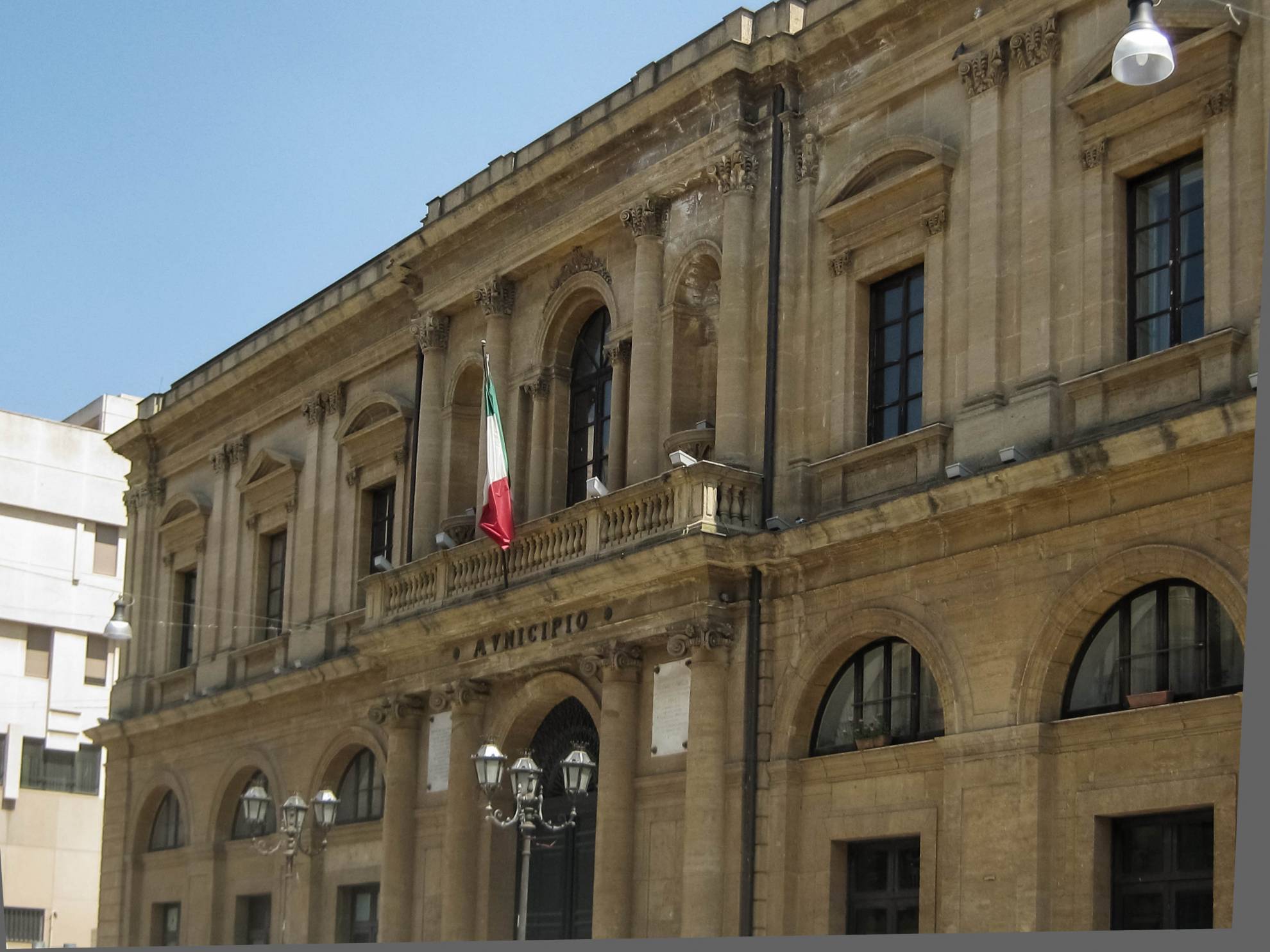 I gruppi di maggioranza di Palazzo del Carmine: “Il nostro pieno impegno nella ricerca di un percorso condiviso con l’opposizione per rafforzare gli strumenti di tutela della legalità sul territorio”