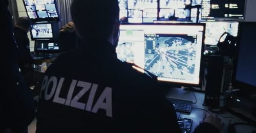 43enne perseguitava l’ex: scatta divieto di avvicinamento e sottoposizione a controllo a distanza con braccialetto elettronico