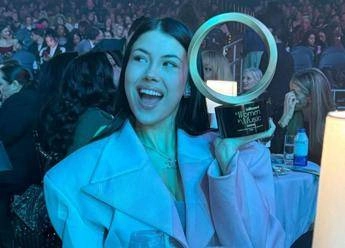 Anna premiata ai Billboard Women in Music Awards di Los Angeles