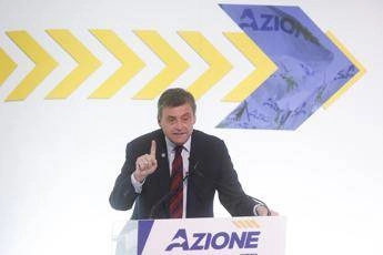 Azione, Calenda chiude il Congresso: “Meloni coraggiosa a venire”