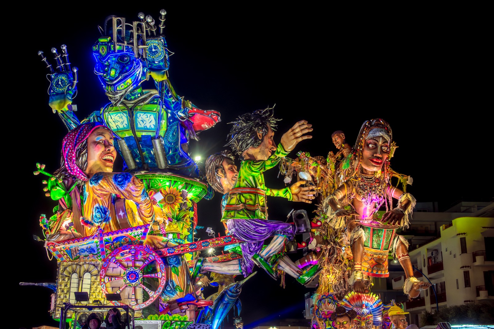 Dai carri allegorici agli spettacoli, successo per il Carnevale di Sciacca