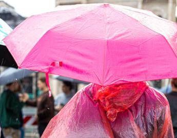 Ciclone al Centro-Sud con maltempo, poi venti fortissimi: le previsioni meteo