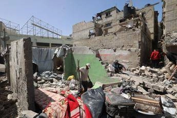 Gaza, Hamas: “Armatevi in tutto il mondo contro piano Trump”. Idf ordina evacuazione Rafah