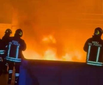 Incendi in stabilimenti Ostia, lunedì l’interrogatorio di convalida per il 24enne