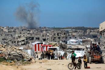 Israele, nuovi raid in Siria. Nuovo ordine di evacuazione a Gaza