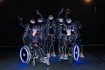 Malattie rare, ballerini ucraini Light balance a Milano danzano con giovani ‘rari’