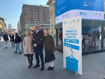 Milano, Amsa lancia campagna contro l’utilizzo improprio dei cestini stradali
