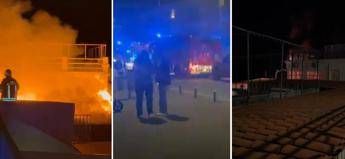 Ostia, ancora stabilimenti a fuoco: incendi in 5 impianti