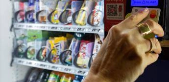 Pausa caffè troppo lunga, sindaco fa rimuovere tutti i distributori automatici