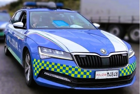 Controlli ad autolavaggi abusivi nel Nisseno, denunciate 3 persone e sospese 2 attività