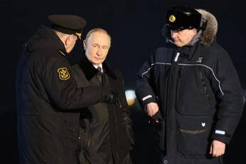 Putin, ‘piano’ per la pace: “Serve governo provvisorio in Ucraina”