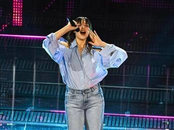 Sarah Toscano a Verissimo, chi è la cantante di ‘Amarcord’ ospite oggi