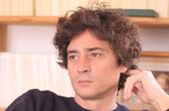 Giornata mondiale della poesia 2025: l’Instituto Cervantes invita il poeta Juan Antonio Bernier per quattro incontri organizzati nelle università di Catania, Enna, Messina e Palermo