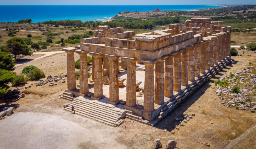 Parco archeologico di Selinunte, martedì 25 l’assessore Scarpinato presenta il nuovo logo