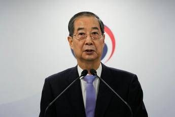 Sudcorea, corte costituzionale respinge impeachment per Han Duck-soo