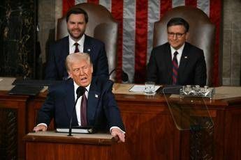 Trump, discorso al Congresso con show: “America è tornata”