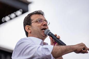 Turchia, chiesti oltre 2mila anni di carcere per Imamoglu: accusato di 142 reati
