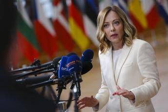 Ucraina, Meloni lavora a vertice Parigi: Italia c’è ma resta nodo invio truppe