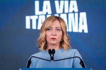 Ucraina, Meloni oggi a Londra per rilanciare il tavolo Usa-Ue: la proposta della premier