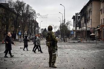 Ucraina, decreto di Putin: obbligo passaporto russo per chi vive nei territori occupati da Mosca