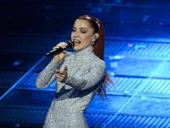 Verissimo, Noemi chi è: la cantante di ‘Se t’innamori muori’ ospite oggi 1 marzo