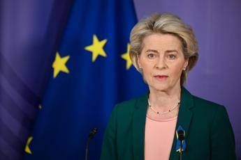 Von der Leyen presenta piano per riarmare l’Europa: “Dobbiamo difenderci”