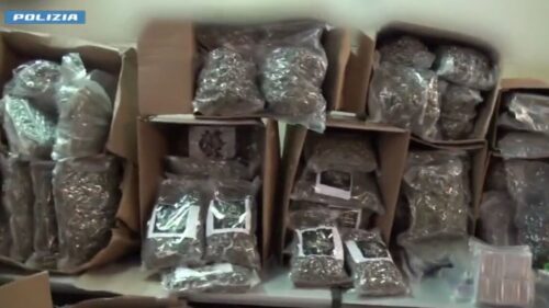 A Catania oltre 280 kg di droga su Tir che trasporta frutta: 2 arresti