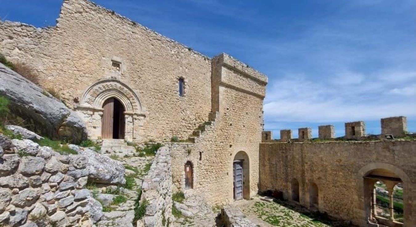 Mussomeli, aggiudicati i lavori sul costone del castello manfredonico. Schifani: “Coniughiamo tutela del territorio e valorizzazione del patrimonio”