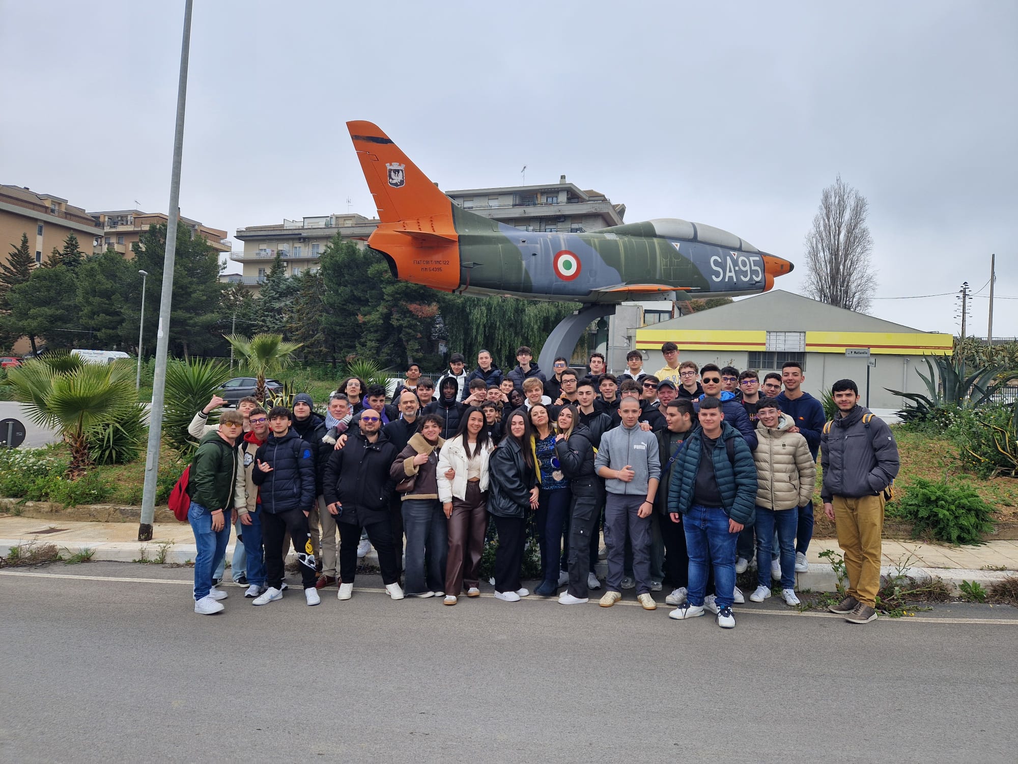 Caltanissetta. Il dott. Giuseppe Gabrielli : paradigma di professionalità per gli studenti dell’Aeronautico del “Volta”