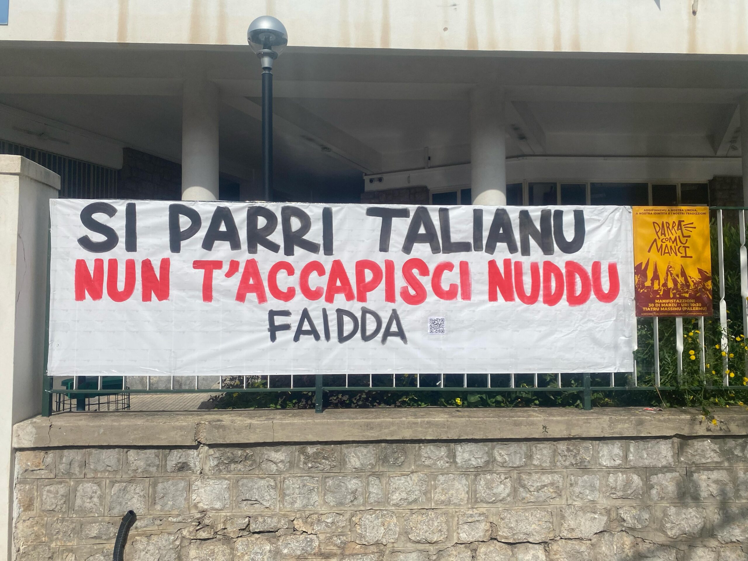 Sicilia. Gruppo di studenti appende striscioni in campus universitario: “Ribaltiamo gli stereotipi contro il siciliano”