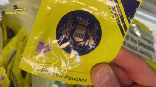 Caltanissetta, la Guardia di Finanza sequestra oltre 100 Kg di tabacchi illeciti