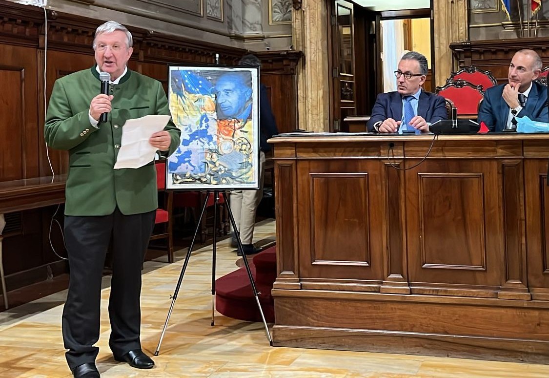 L’artista nisseno Francesco Guadagnuolo ha ricevuto a Roma il Premio Italia 2025 ed ha parlato della situazione europea