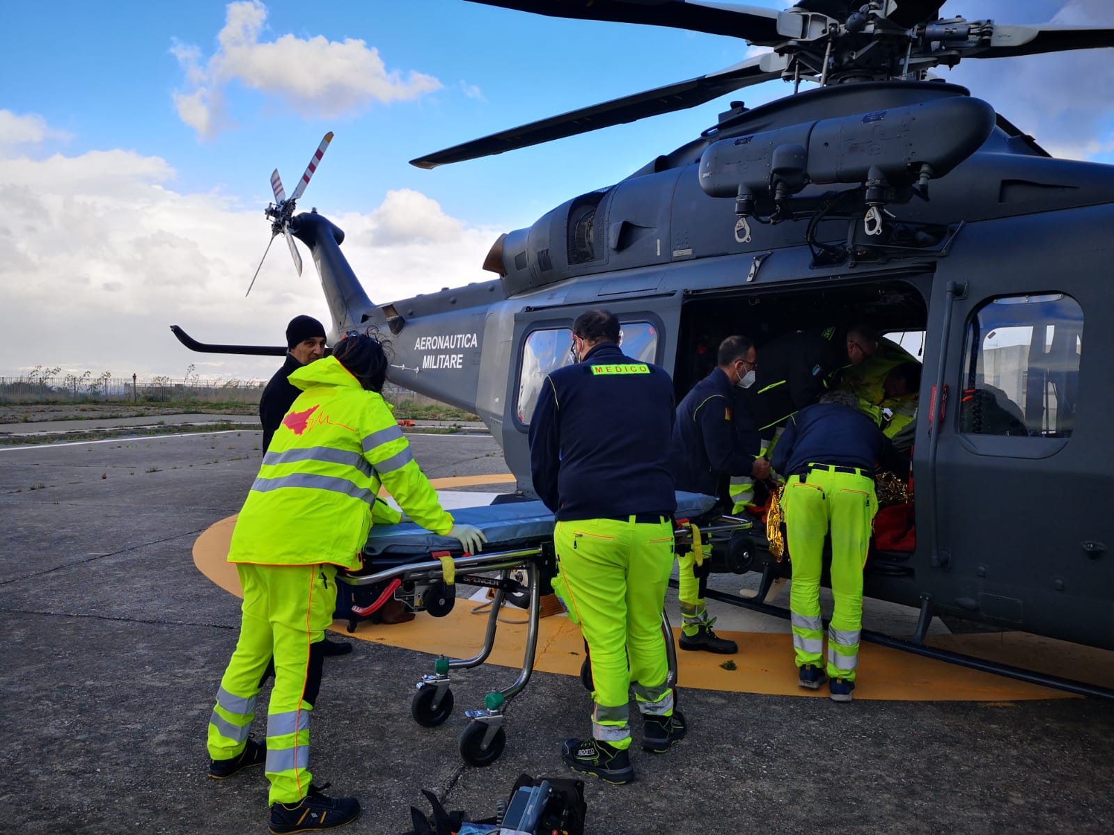 Turista scivola nel sentiero della riserva dello Zingaro: salvata dal Soccorso Alpino e Speleologico Siciliano e dall’Aeronautica Militare