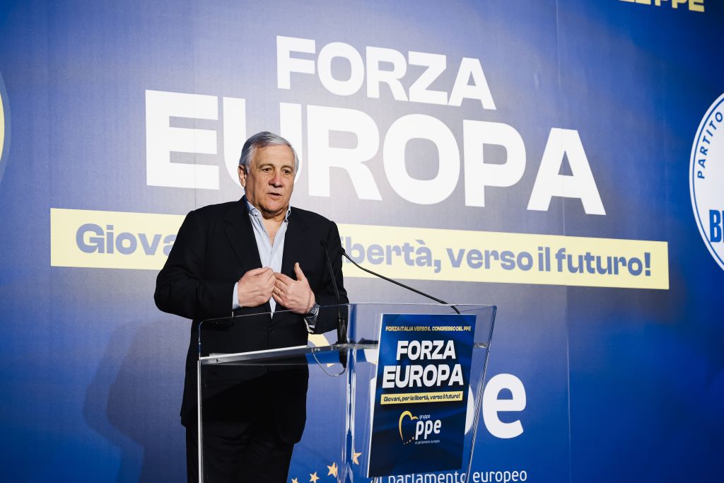 Dazi, Tajani “Niente panico, evitare di reagire con ritorsioni a catena”
