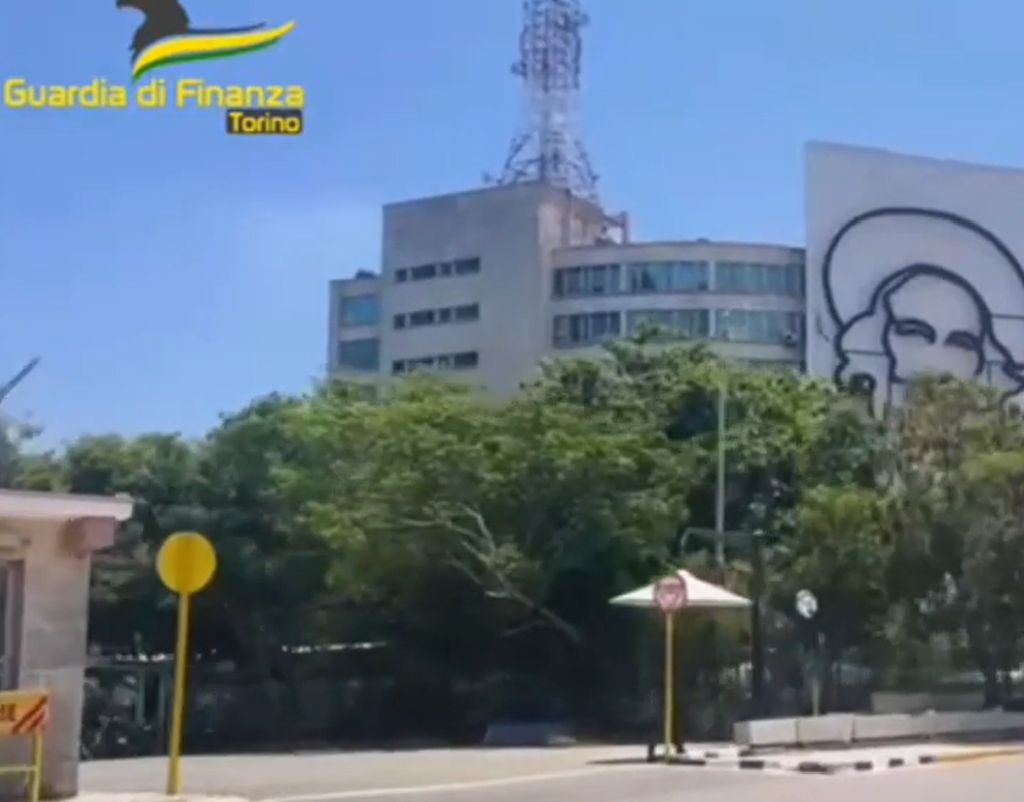 Frode fiscale da 9 milioni, otto indagati a Torino