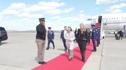 Meloni atterrata negli Stati Uniti per l’incontro con Trump