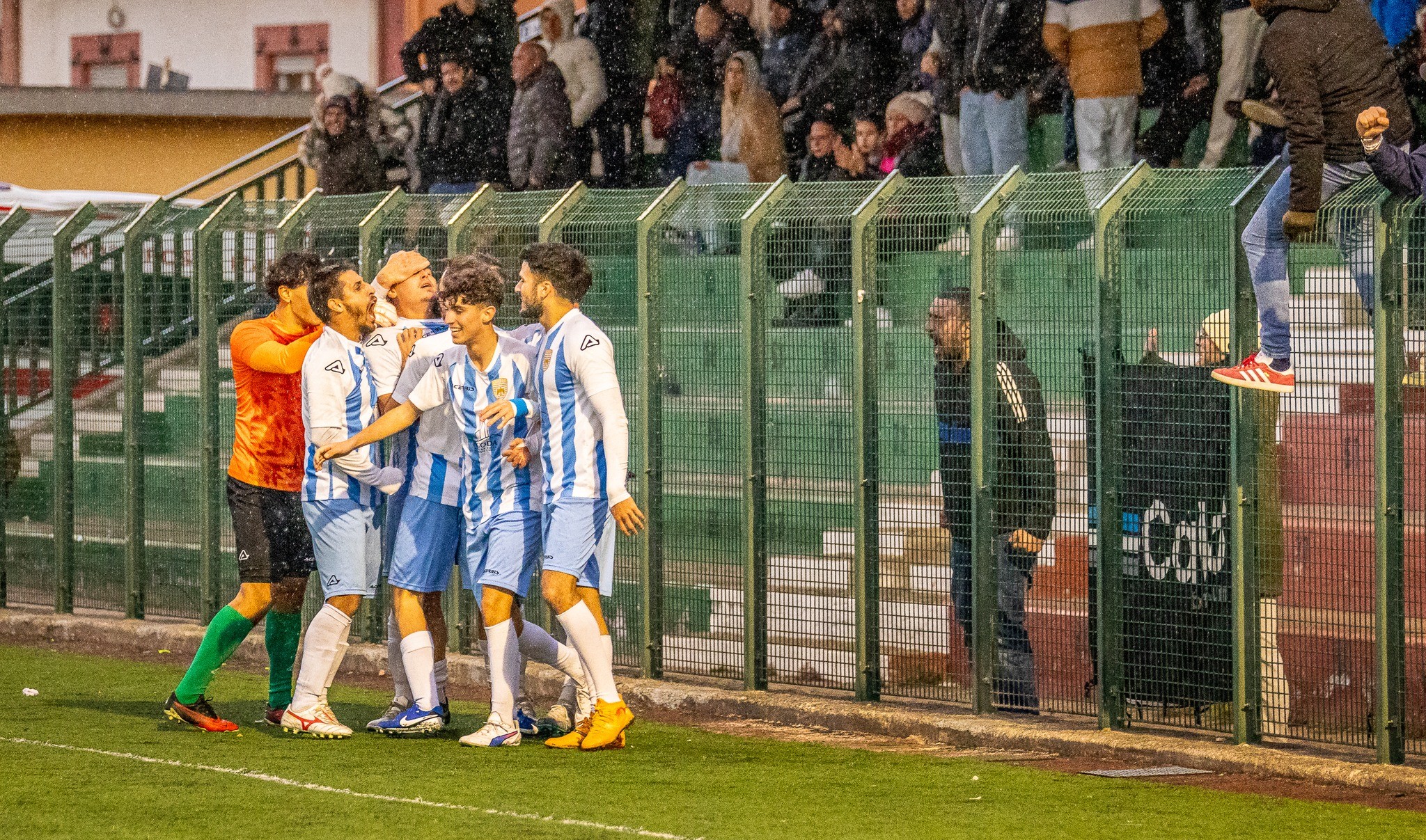 Promozione. Un Serradifalco indomito doma 3-2 il Riposto: gol di Totò Di Marco, D’Onofrio e D’Anca. E ora i play out